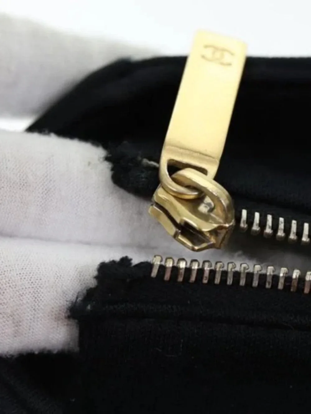 CHANEL brand	chanel color	black